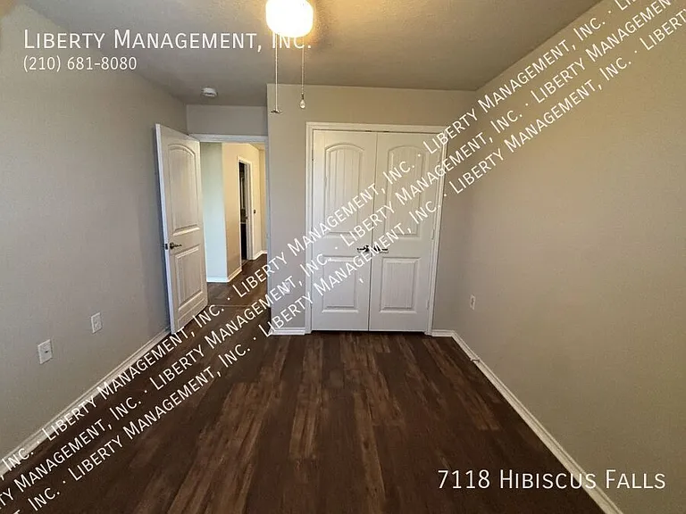 7118 Hibiscus Fls — Photo 27