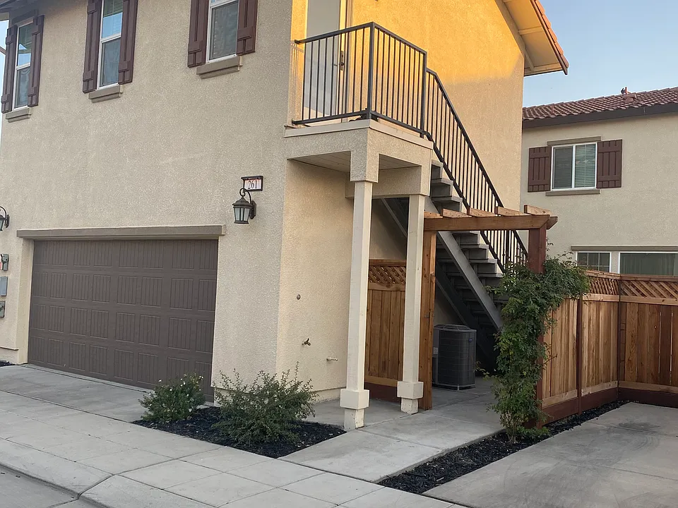 261 E Bella Serata Ave #1