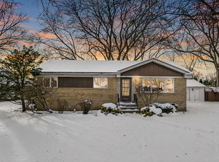10 Hatlen Ave, Mount Prospect, IL 60056