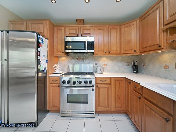 3rd image of 224 School St