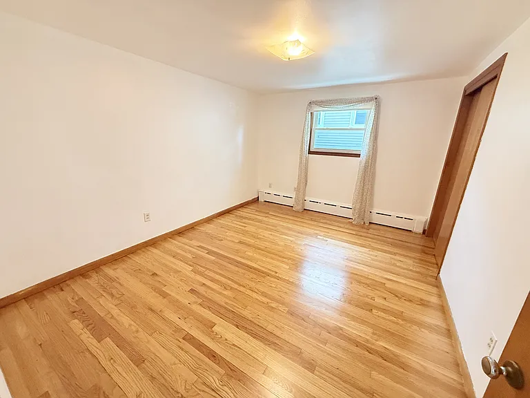 25 1/2 Thurston Ave #B — Photo 15