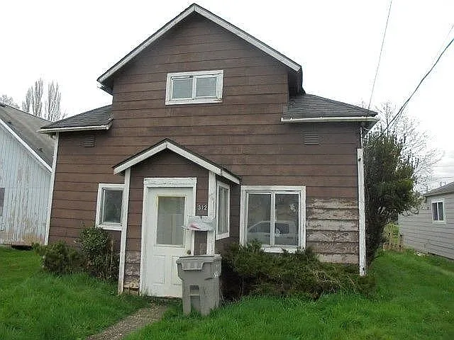312 N East St photo 1