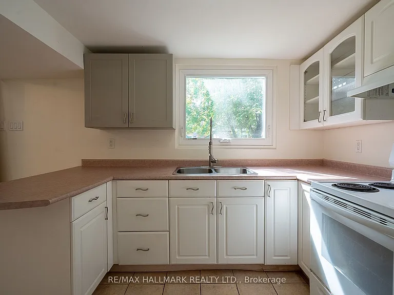 15 Bingham St — Photo 10