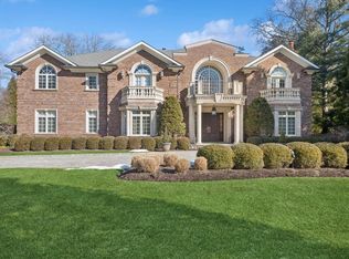 168 Noye Ln, Woodsburgh, NY 11598