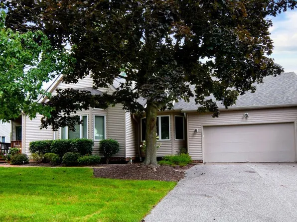 515 Dogwood Ln, Chagrin Falls, OH 44023
