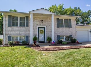 1016 Nagia Ct, Fenton, MO 63026