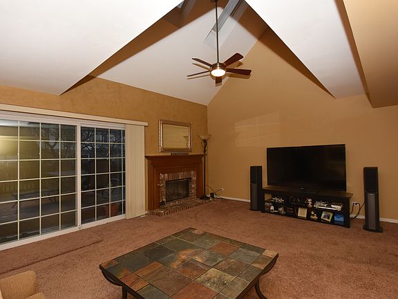 2nd image of 9209 Lakeview Dr