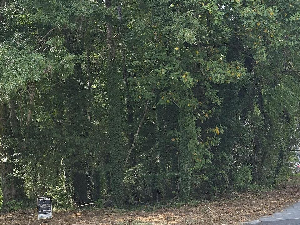 2nd image of 1077 Crooked Creek Rd
