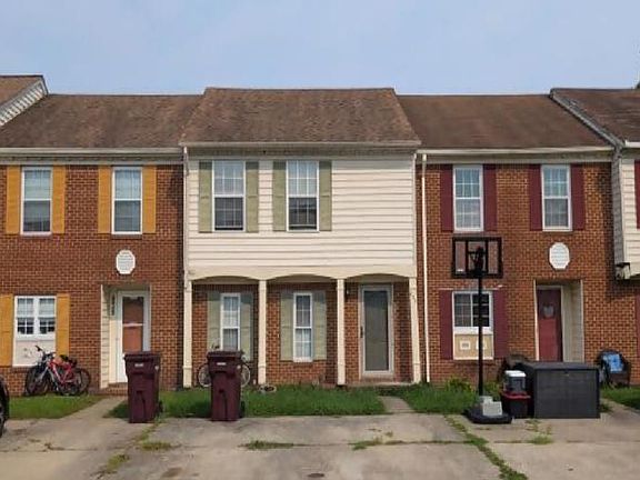 2nd image of 839 Huntly Ct