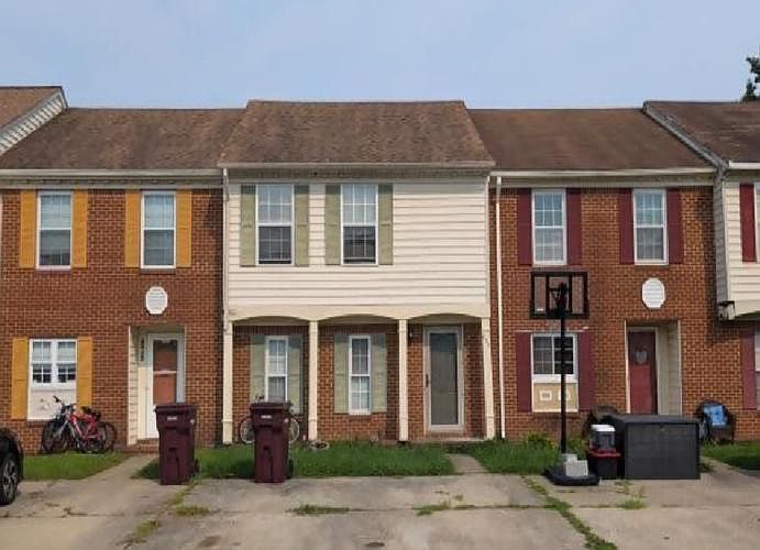 1st image of 839 Huntly Ct
