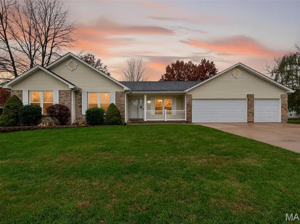 30 Spanish Trl, Saint Peters, MO 63376