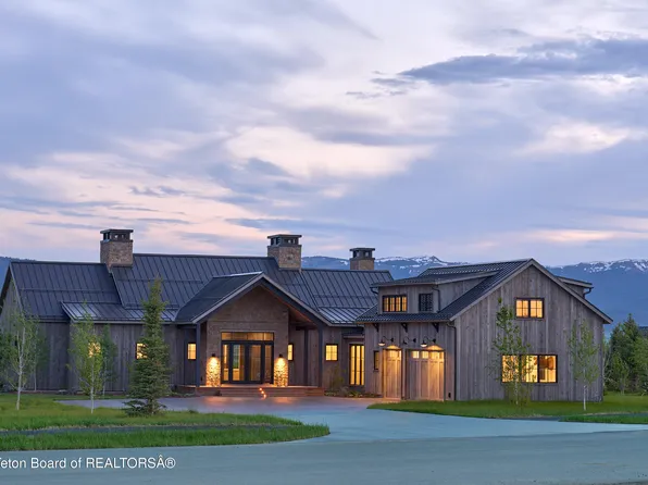 946 Whistling Ct, Driggs, ID 83422