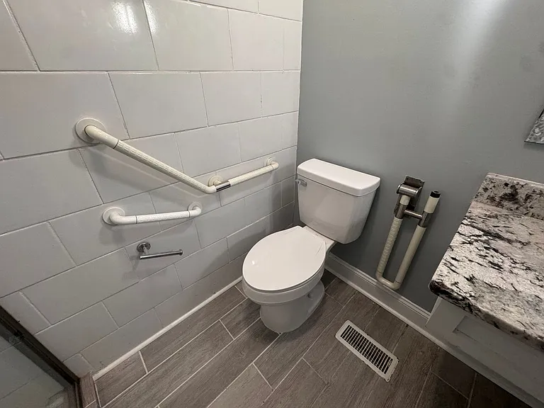 908 Rochester Dr — Photo 24