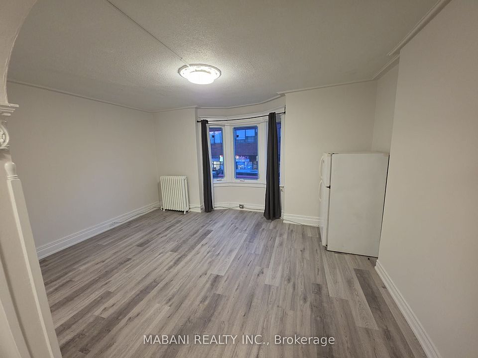 1st image of 2239 Dundas St W