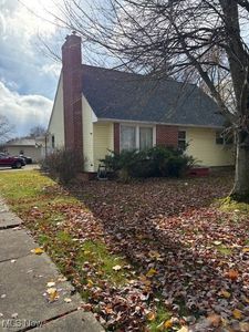 1305 Dodge Dr NW, Warren, OH, 44485