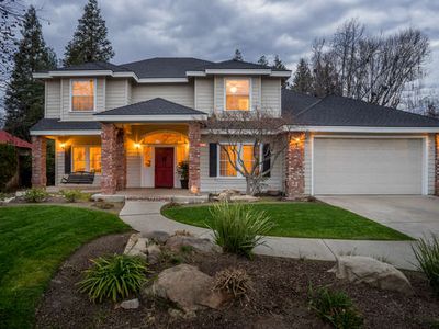 464 E Feather River Dr, Fresno, CA, 93730