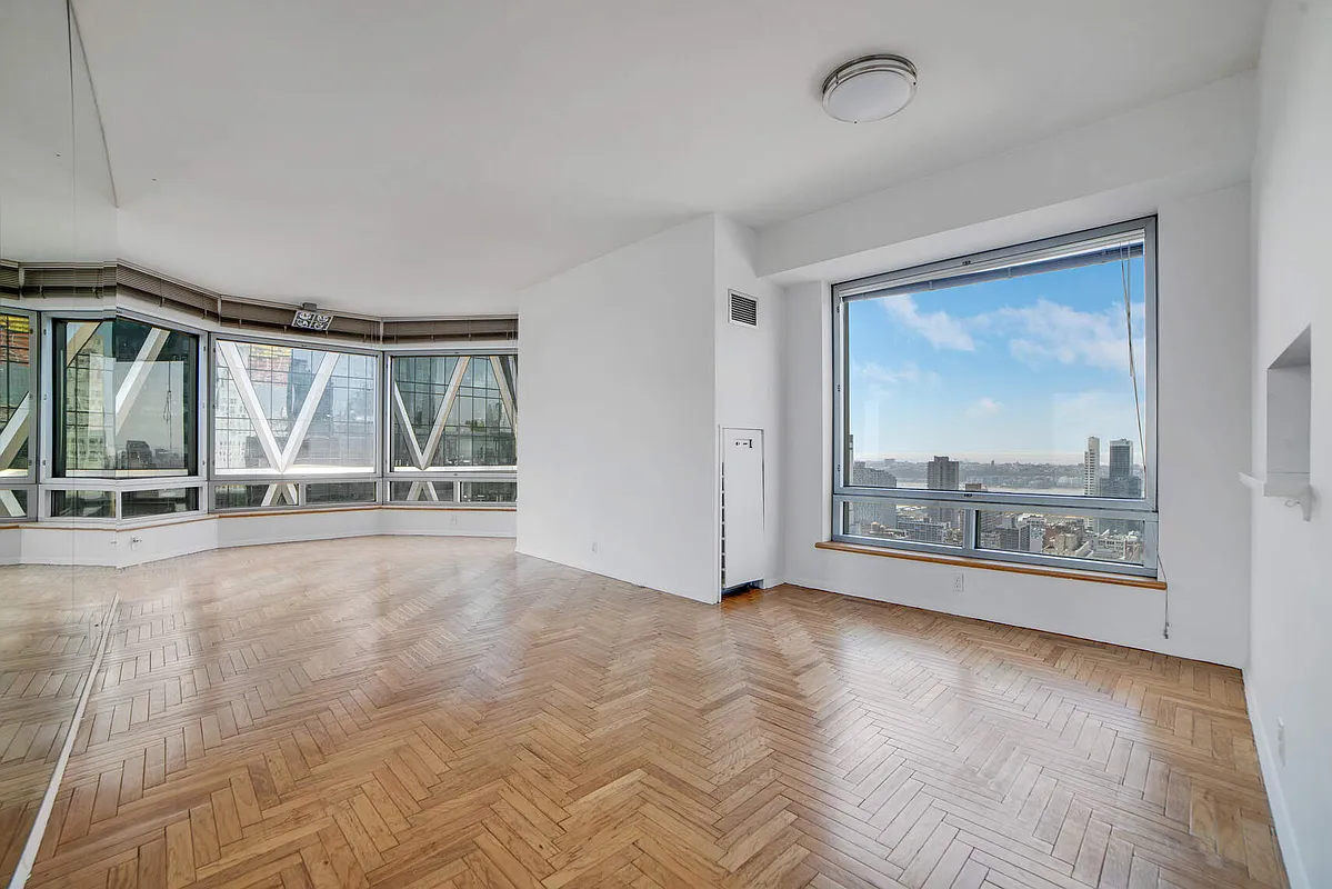 301 West 57th St Unit 31E  
