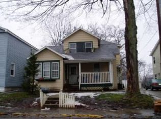 458 1/2 S Locust St, Valparaiso, IN 46383