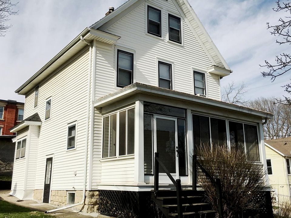 1st image of 705 W 3rd St