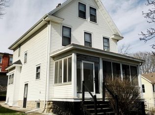 705 W 3rd St, Dubuque, IA 52001