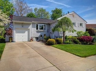 81 Riverdale Rd, Valley Stream, NY 11581