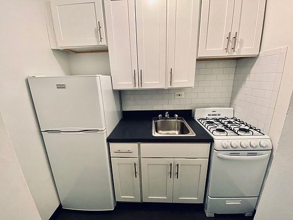 5th image of 151 W 87th St #2B