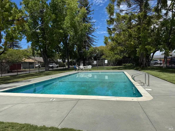 966 Borden Villa Drive #209, Santa Rosa, CA 95401