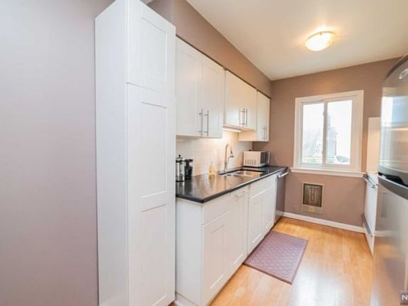 4th image of 21-29 Barnett Ln #U-b8-8