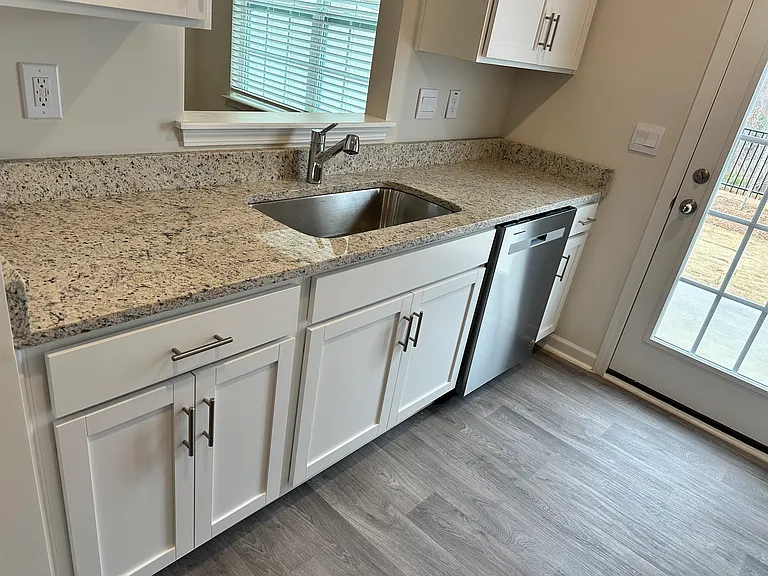 1351 Amberview Ln — Photo 14