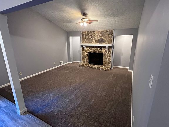 5th image of 2644 Valleyhill Dr