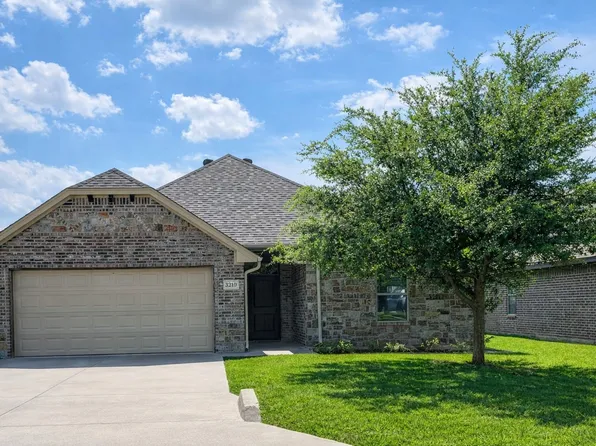 3210 Main St, Granbury, TX 76049