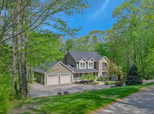 25 Hillview Ln, Lewiston, ME 04240