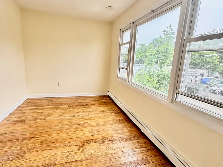 85 Bogart Ave #2 — Photo 6