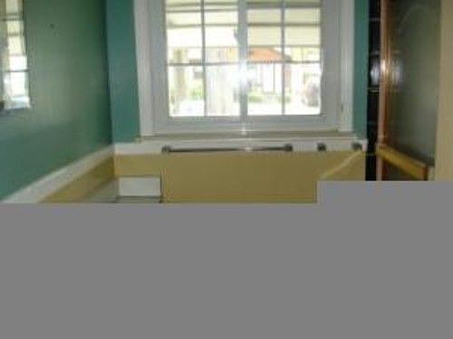 5th image of 831 Eastlawn Ave