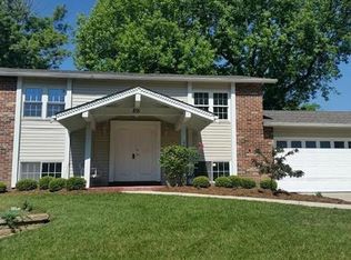 891 Torino Dr, Ballwin, MO