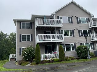 27 Greenleaves Dr #728, Amherst, MA 01002