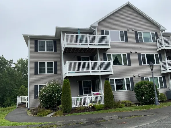 27 Greenleaves Dr #728, Amherst, MA 01002