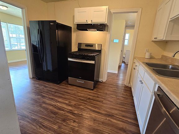2nd image of 5218 Kelso St