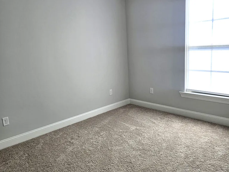38428 Queen St — Photo 22