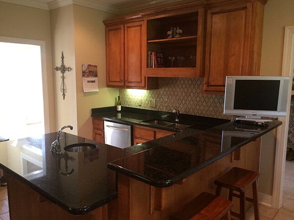 5th image of 2031 W Wellsgate Dr