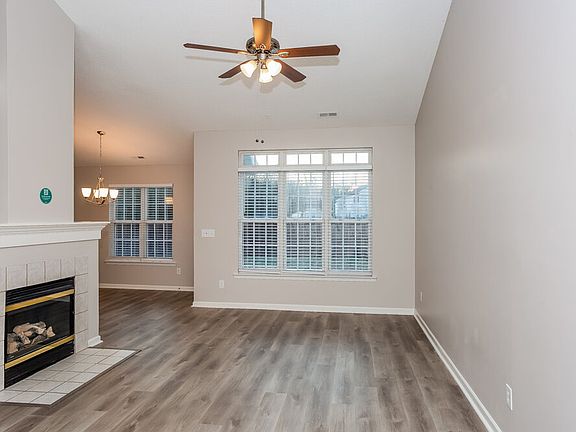 3rd image of 5839 Mahogany Pl