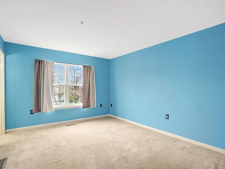 1121 Varney St SE — Photo 34
