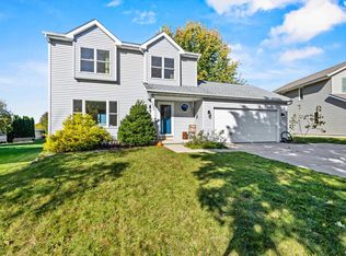 6002 Running Deer Trl, Mc Farland, WI 53558