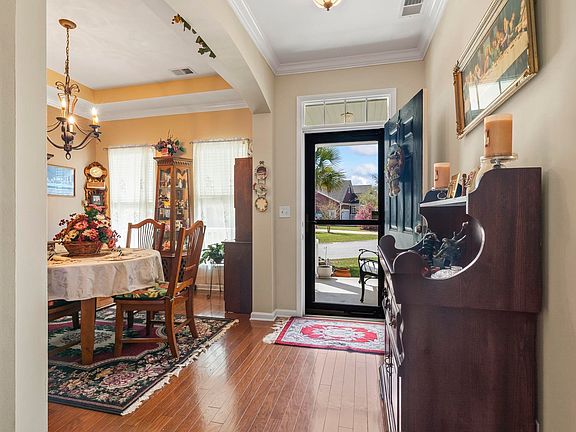 3rd image of 208 Simplicity Dr.