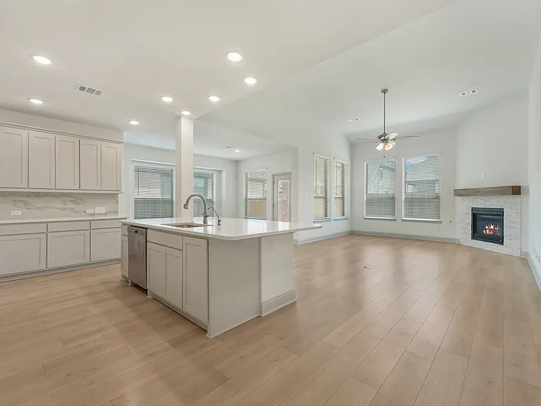 3208 Heathrow Rd — Photo 5