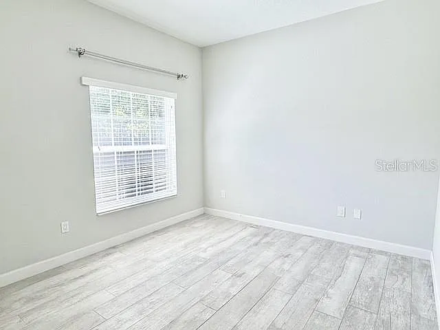 2408 Corrine Dr — Photo 23