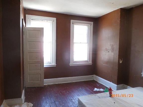 2nd image of 117 W Hansberry St