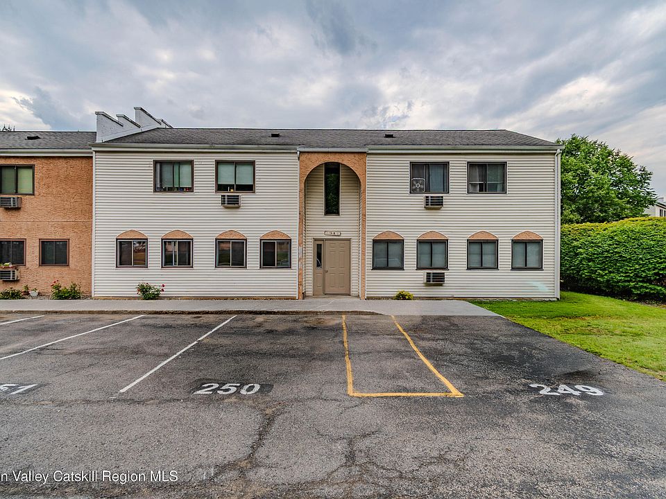 1st image of 34 Scarborough Lane #A