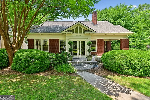 1500 N Highland Ave NE Photo 1