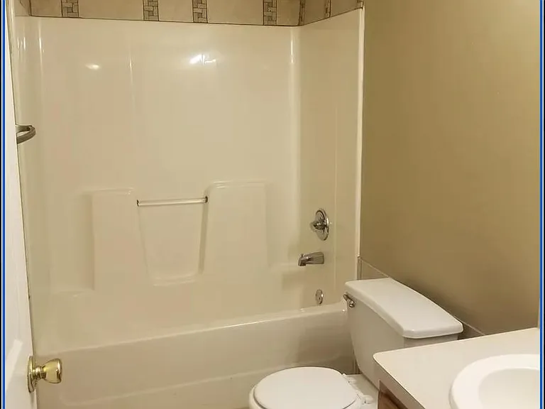 203 Westchester Cir — Photo 11